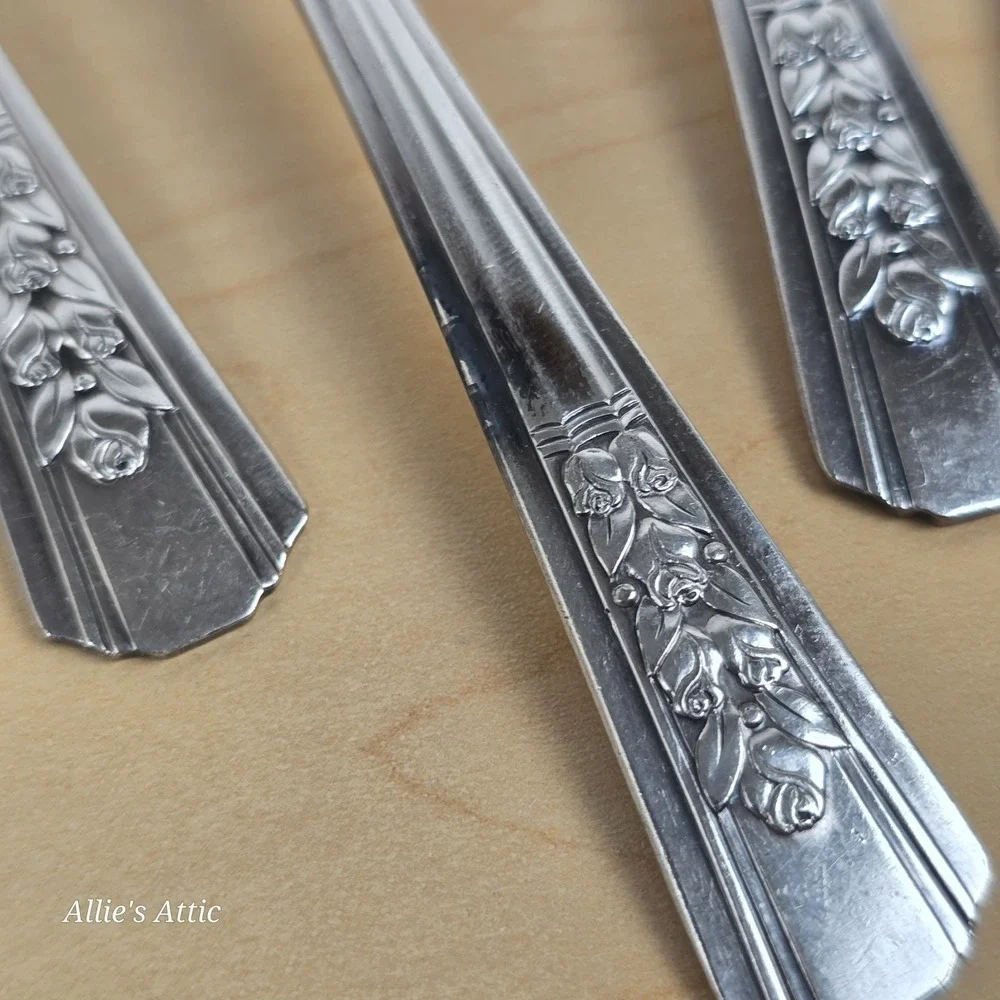 16 Vintage Flatware Mixed Lot Floral Ornate Silverware Oneida Fork Spoon Knife